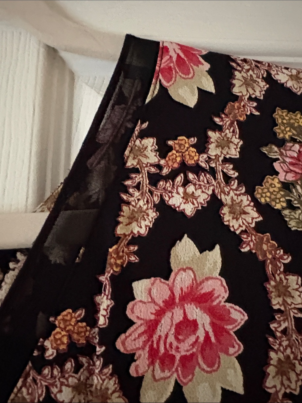 Black Midi Dress with Pink Floral Pattern and V-Neckline - Picture 6 of 15